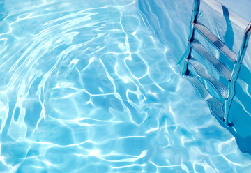 Entretenir une piscine avec l'aide de spécialistes Entretenir une piscine avec l'aide de spécialistes